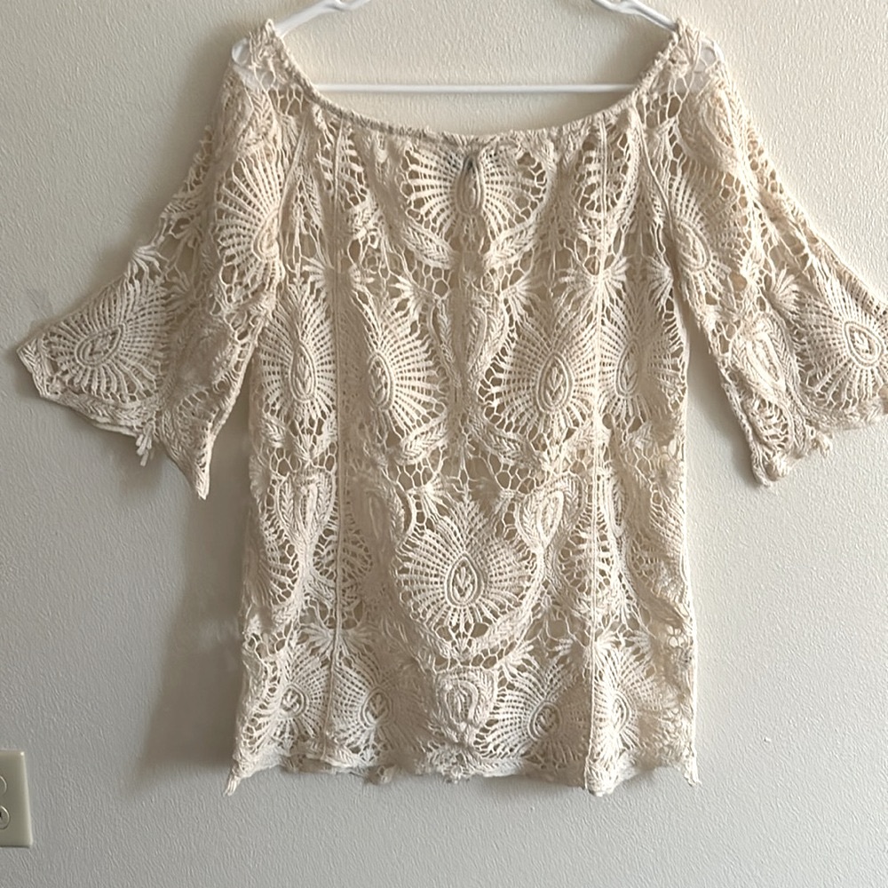 Feminine Blue Island Cream Crochet Size XL Round Collar Bell Sleeves.